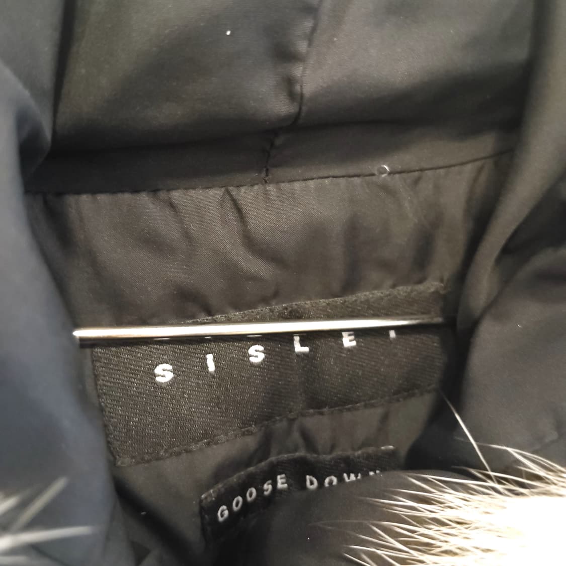시슬리 퍼 트리밍 블랙 롱 패딩 상품이미지3