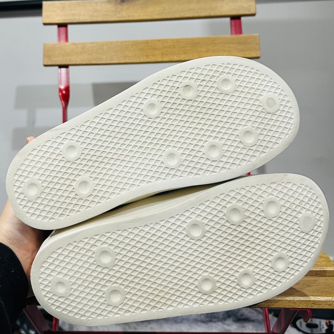 245) 아디다스 패딩화 여성 여자 방한화 퍼피랫 아이보리 뮬 상품이미지6