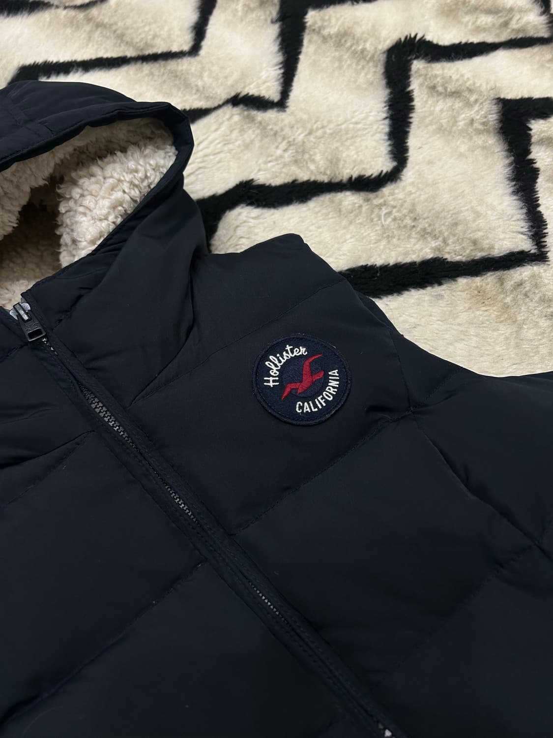 [S]홀리스터 쉐르파 후드 패딩조끼/짙은네이비/슬림 상품이미지1