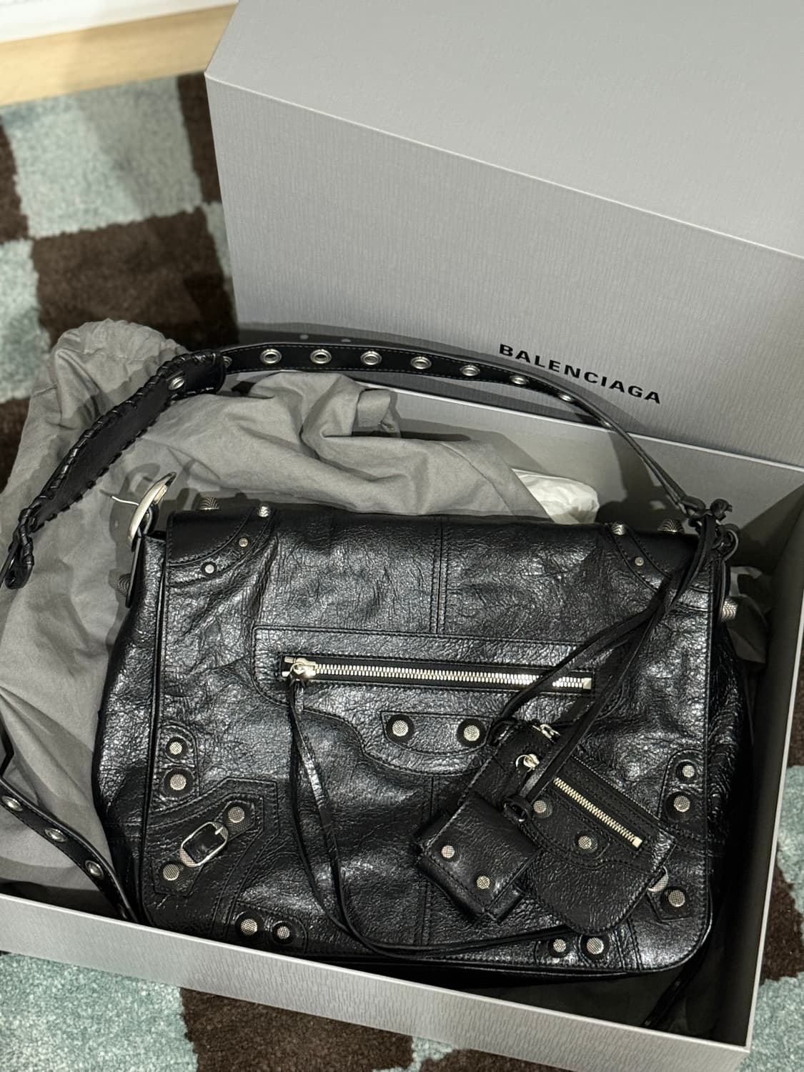 발렌시아가 르 카골 메신저백 미디엄 상품이미지2