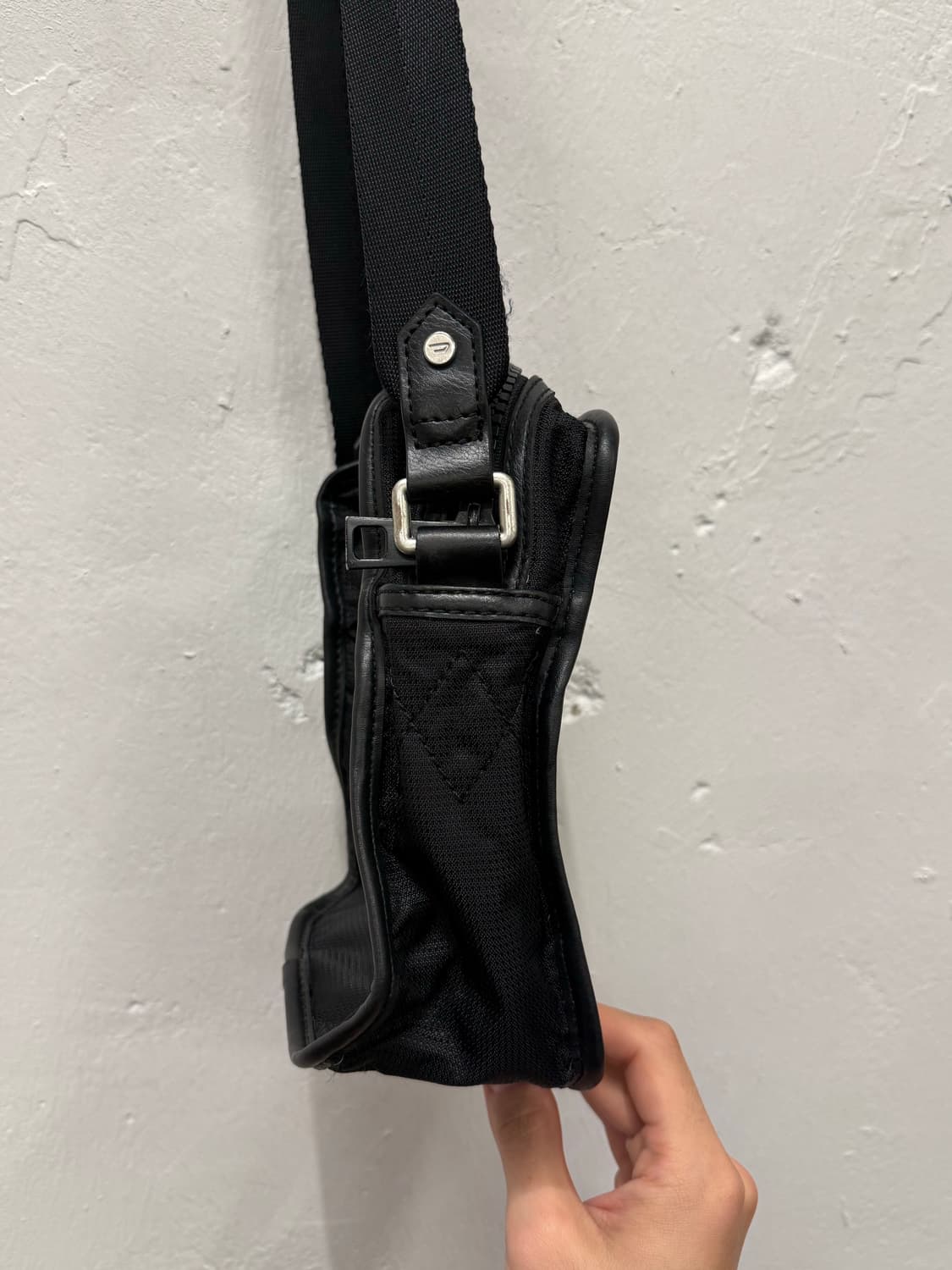 DIESEL Black Mini Crossbody Bag 상품이미지4