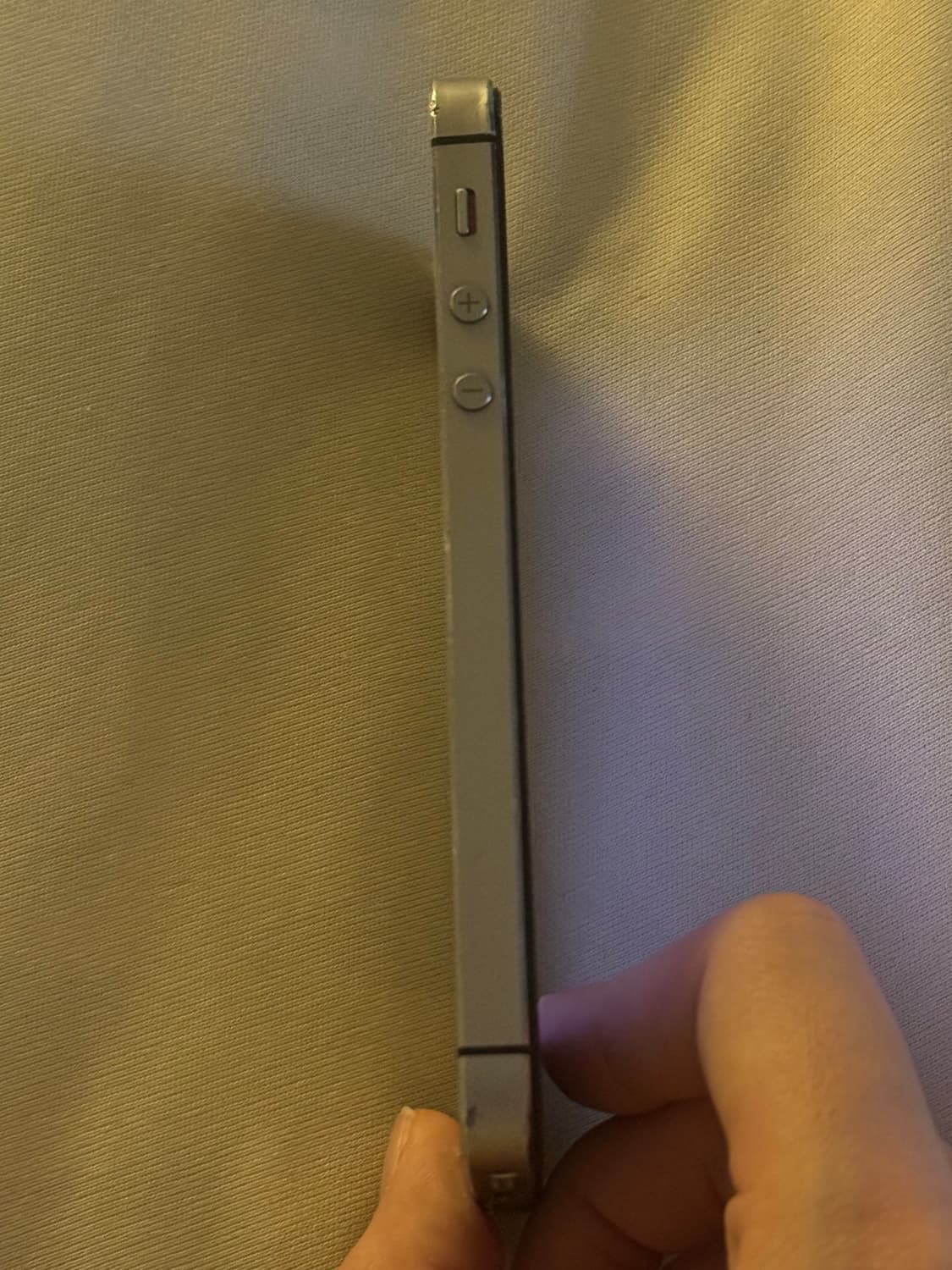 작례O) 아이폰 5S 스페이스 그레이 16gb 상품이미지3