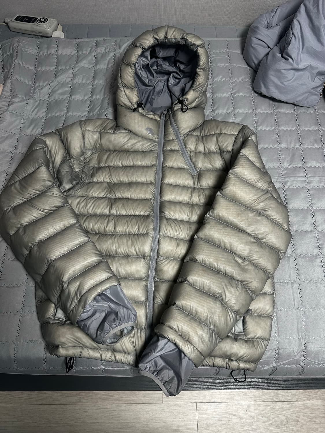 산산기어 서픽스 푸퍼 자켓 그레이 24FW 상품이미지1