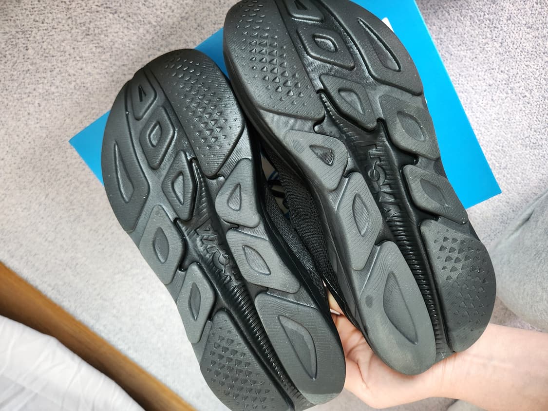 호카 링컨4 러닝화 블랙 270사이즈 팝니다. 상품이미지4