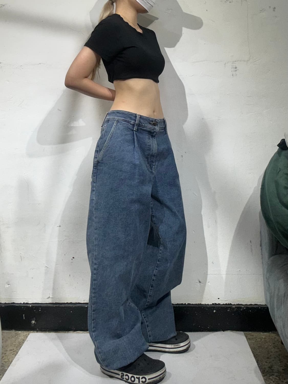 게스 중청 와이드 핀턱 벌룬핏 청바지 데님 청바지 상품이미지1