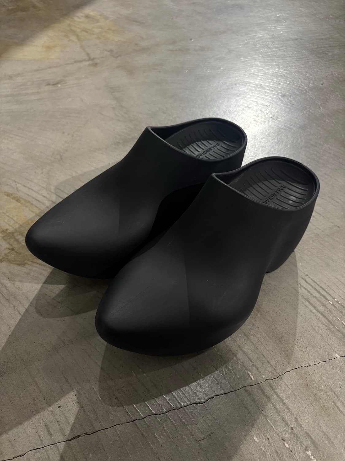 발렌시아가 테크노 클로그 무광블랙 [41] 상품이미지4