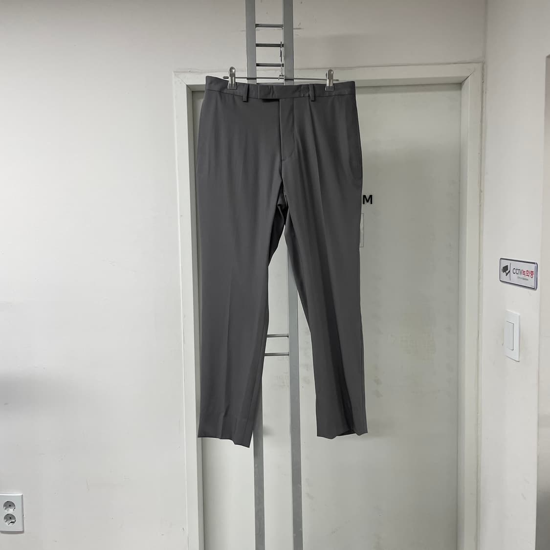 발렌티노 그레이 슬랙스 44 상품이미지1