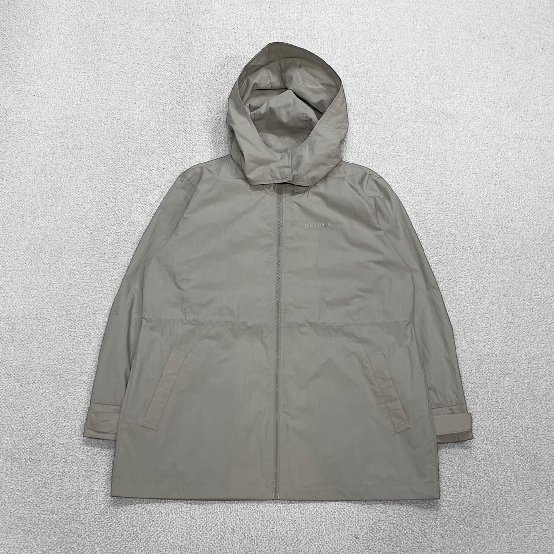 트루릴리전 스펠 로고 바람막이 후드 자켓 베이지 상품이미지1