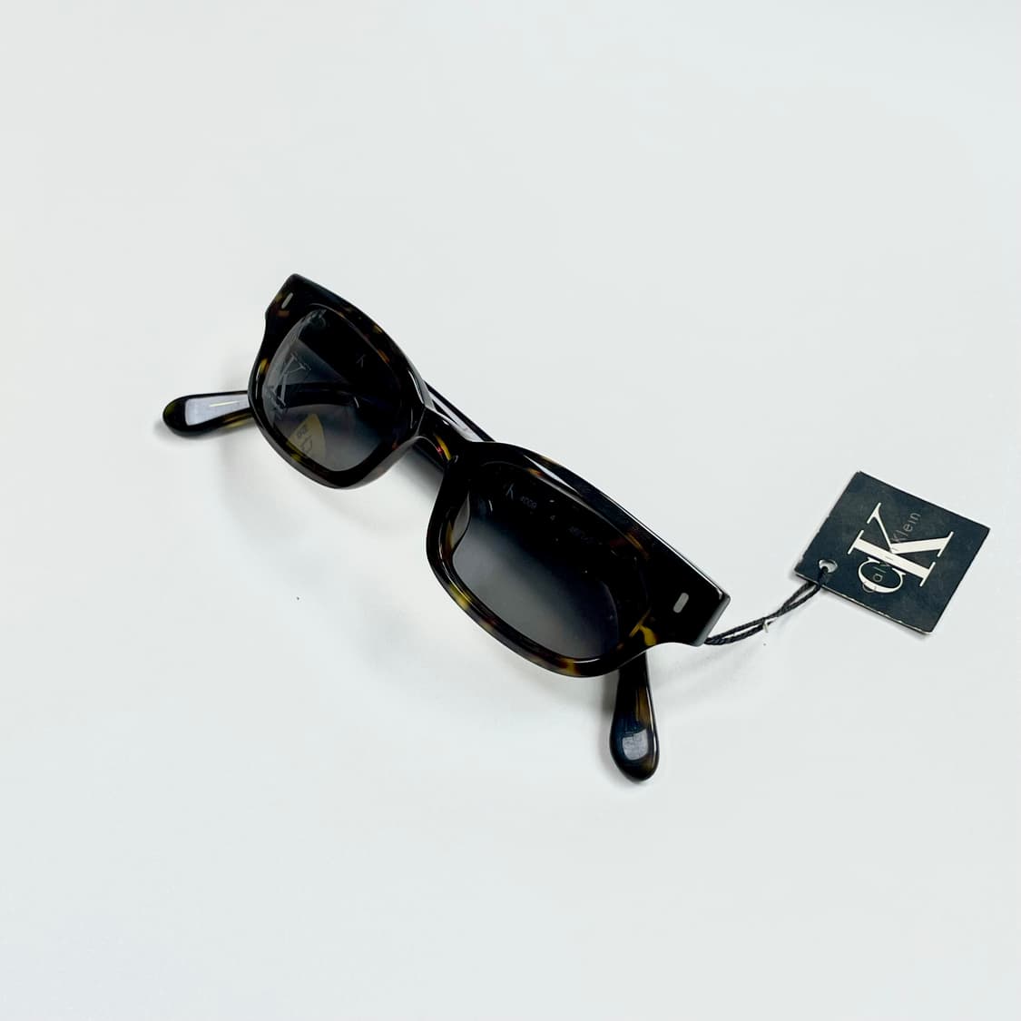 Calcin Klein사의 빈티지 선글라스 상품이미지1