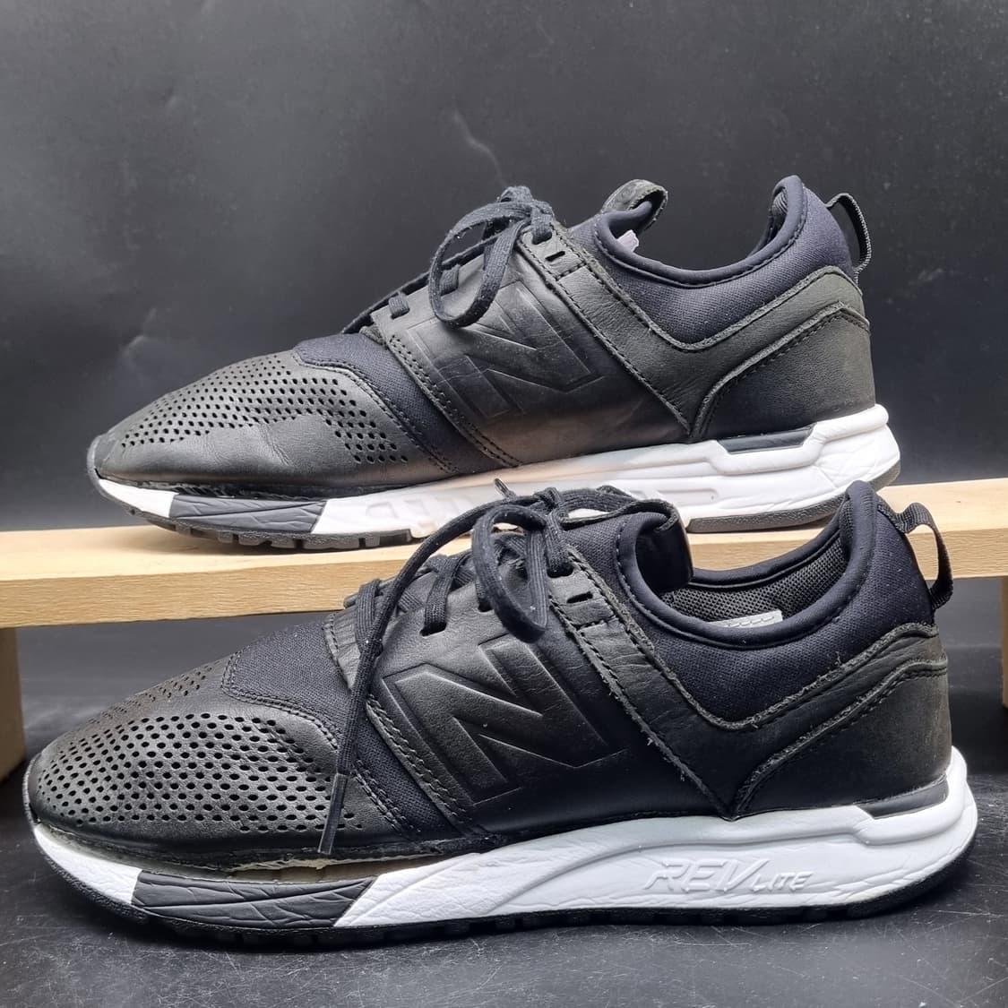 뉴발란스 247 블랙 여성운동화240  상품이미지1