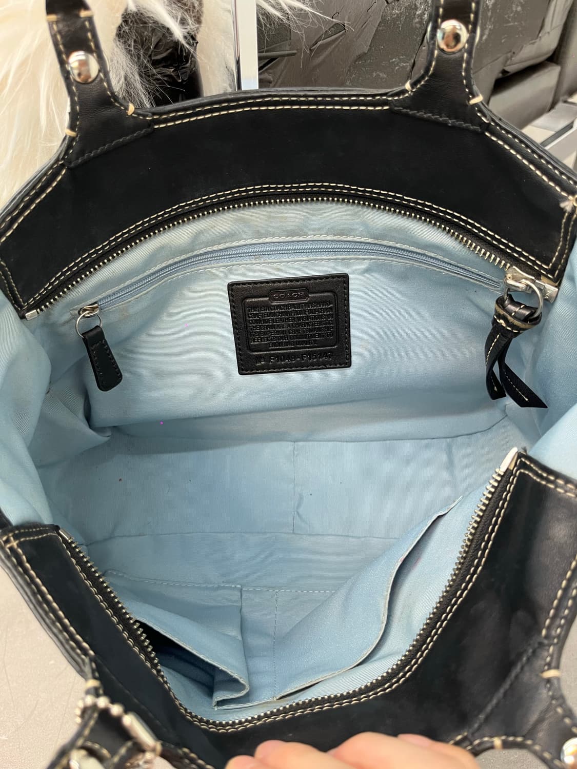 Coach Black Basic Bag 상품이미지6