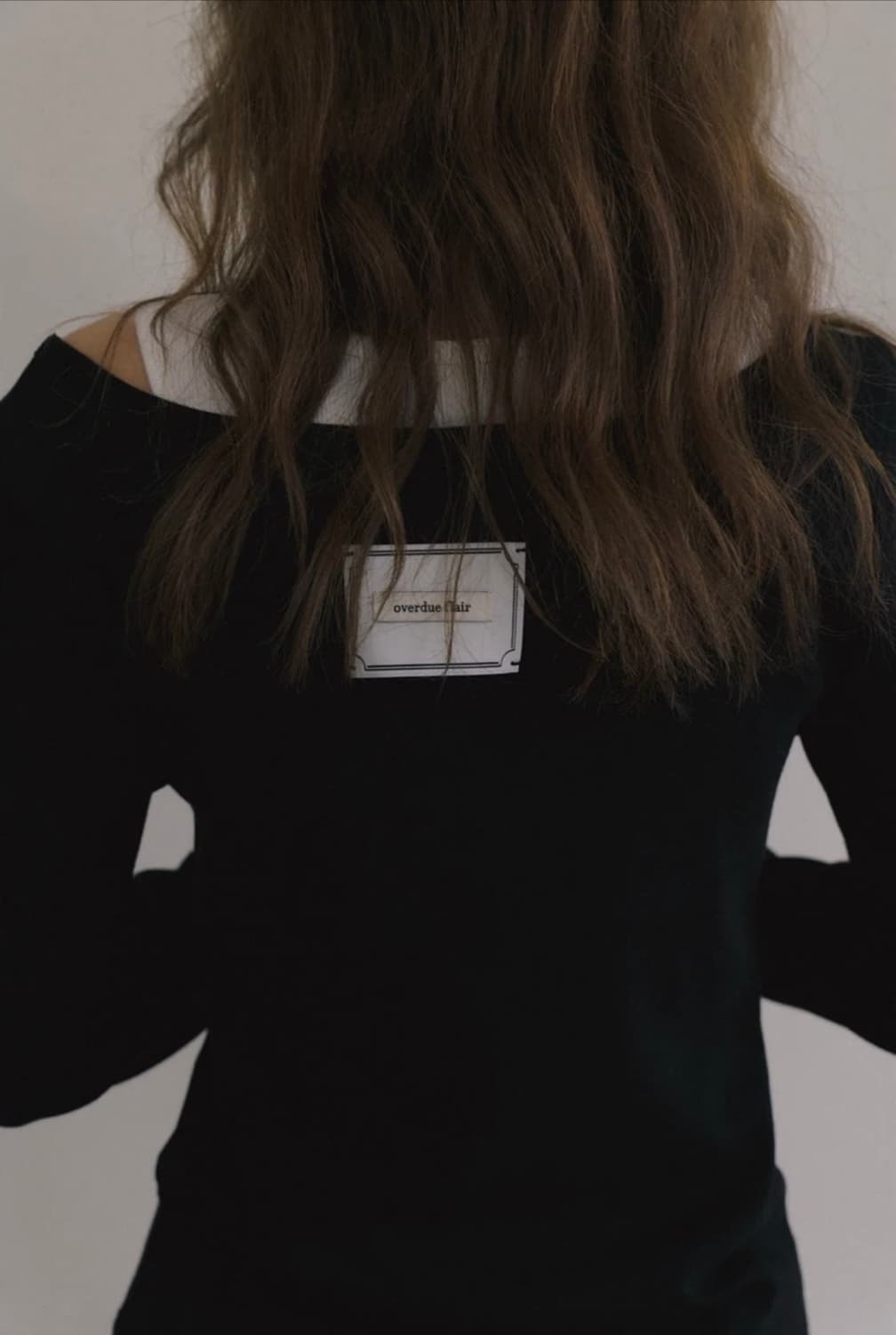 오버듀플레어 스쿱넥 티셔츠 블랙 상품이미지1