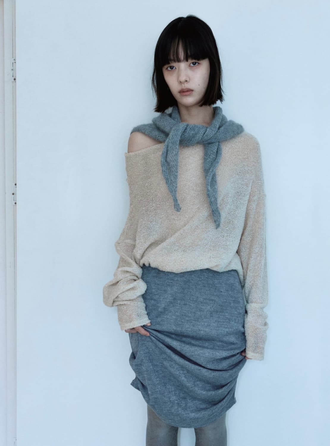 킨드레드 오프숄더 울 부클 풀오버 - ecru 상품이미지1