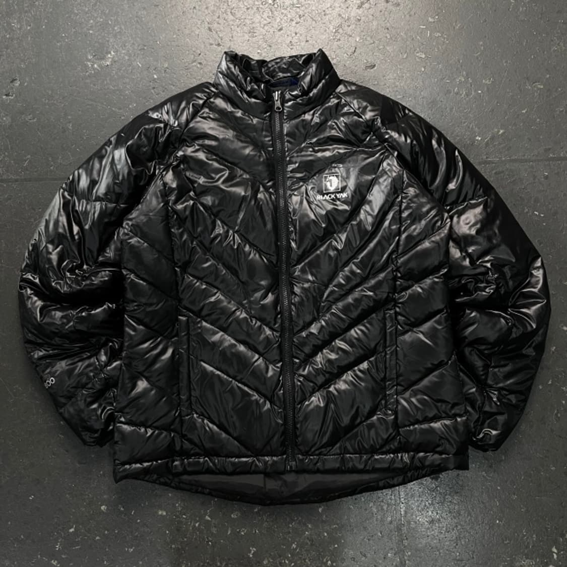 1 00 블랙야크 유광 결량패딩  상품이미지1