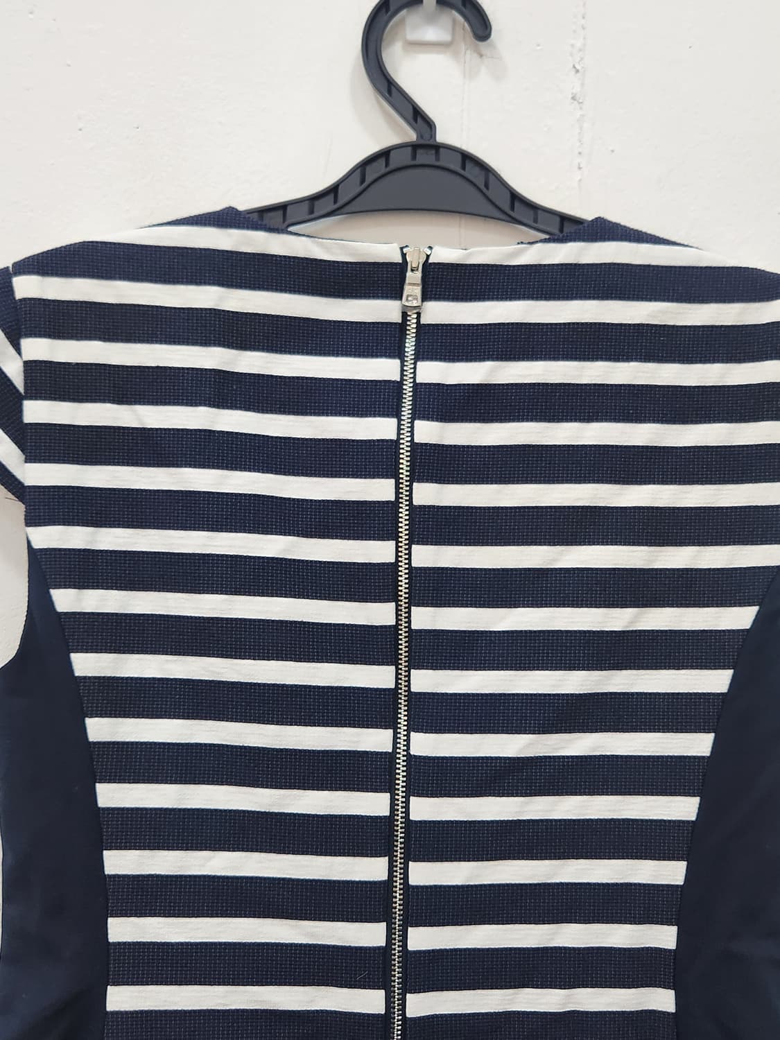 [XS] 아르마니 익스체인지 스트라이프 캡소매 원피스 네이비 상품이미지4