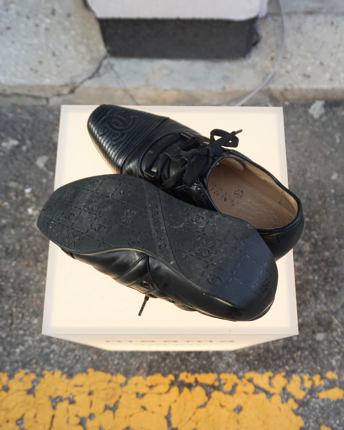 CHANEL leather lace-up sneakers 상품이미지8