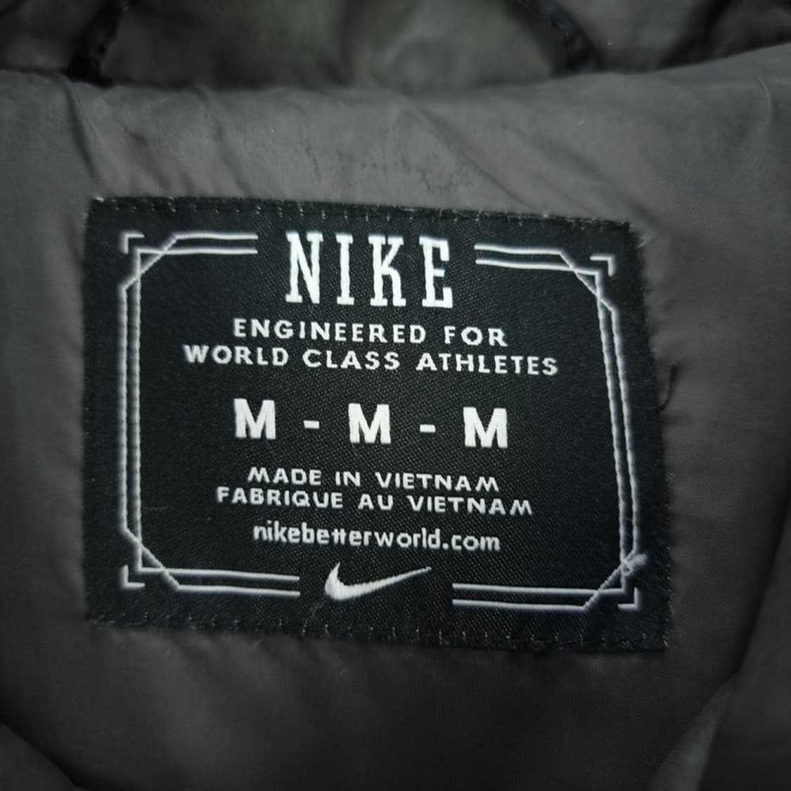 [나이키] 로고 자수 덕다운 후드 패딩 블랙 M18377 상품이미지9