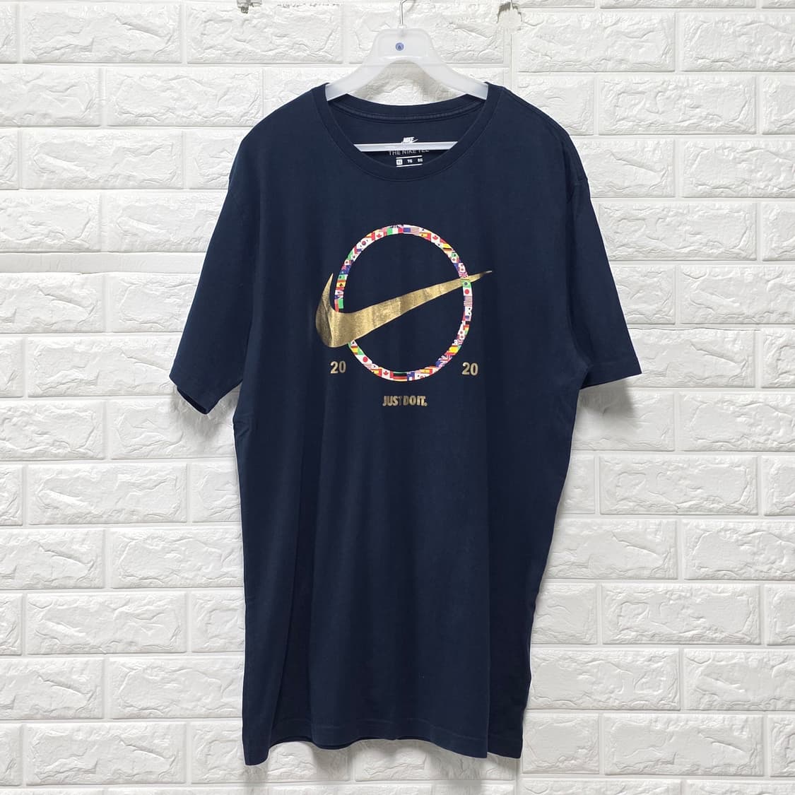 나이키 금장 로고 반팔 티셔츠 XL 상품이미지1