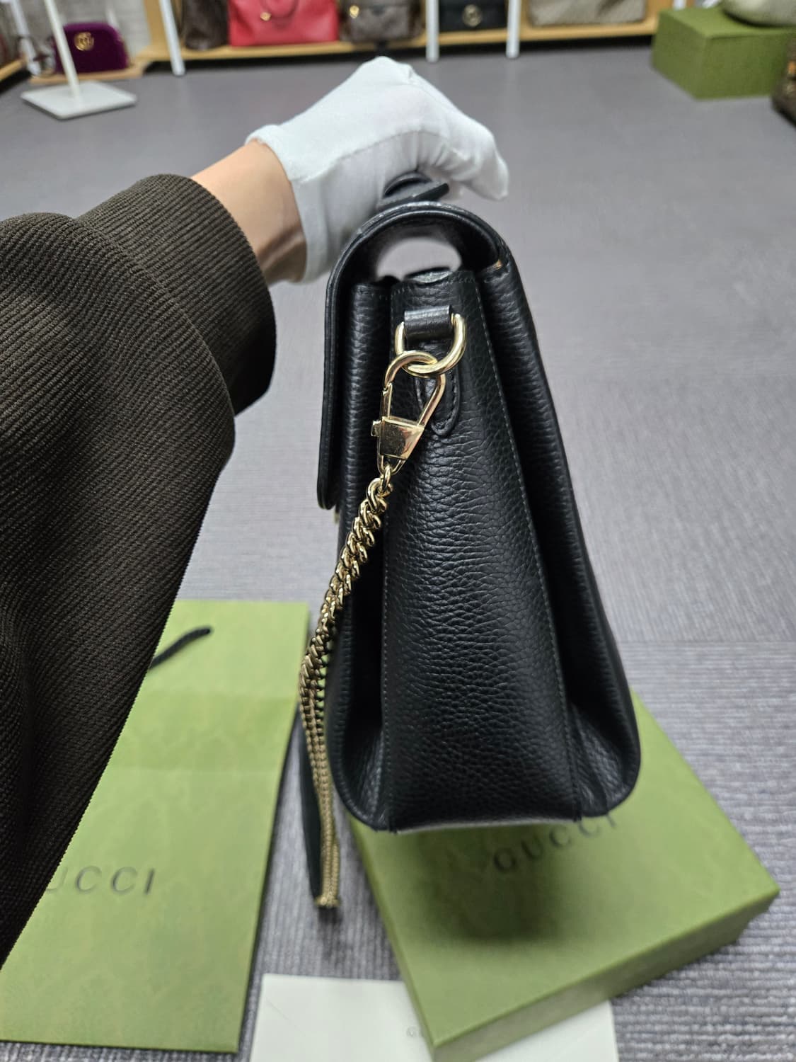 [특가][정품] 구찌 인터로킹 탑핸들백 라지 상품이미지4