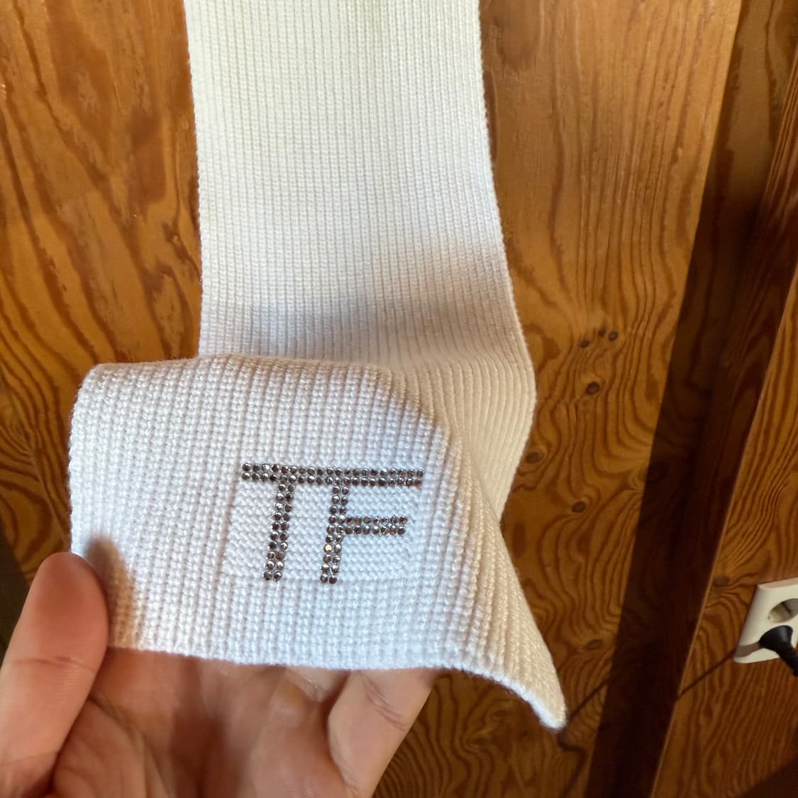 톰포드 TF 로고 캐시미어 머플러 판매 합니다. 상품이미지1