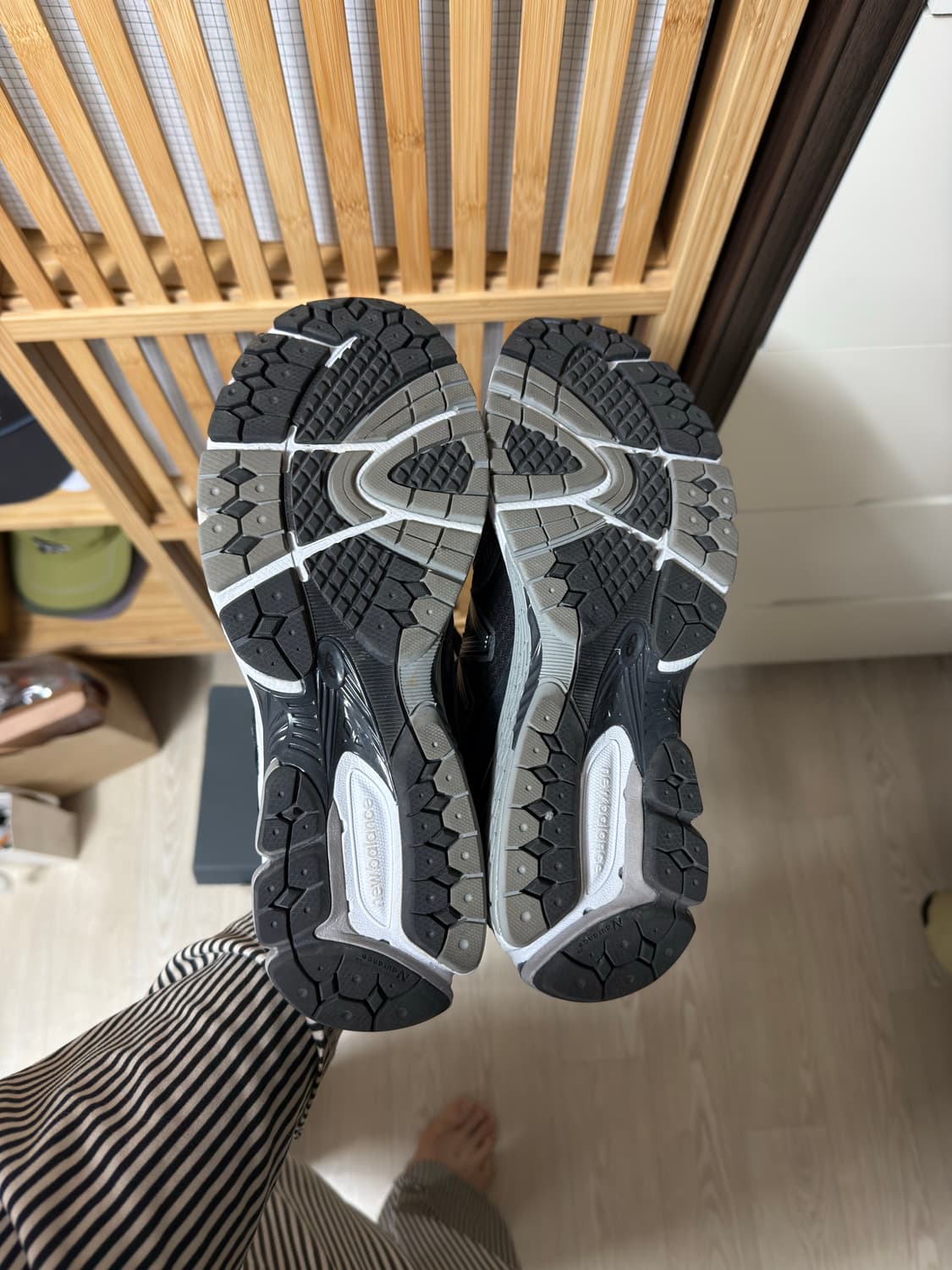 뉴발란스 x 꼼데가르송 옴므 860v2 블랙 화이트 상품이미지5