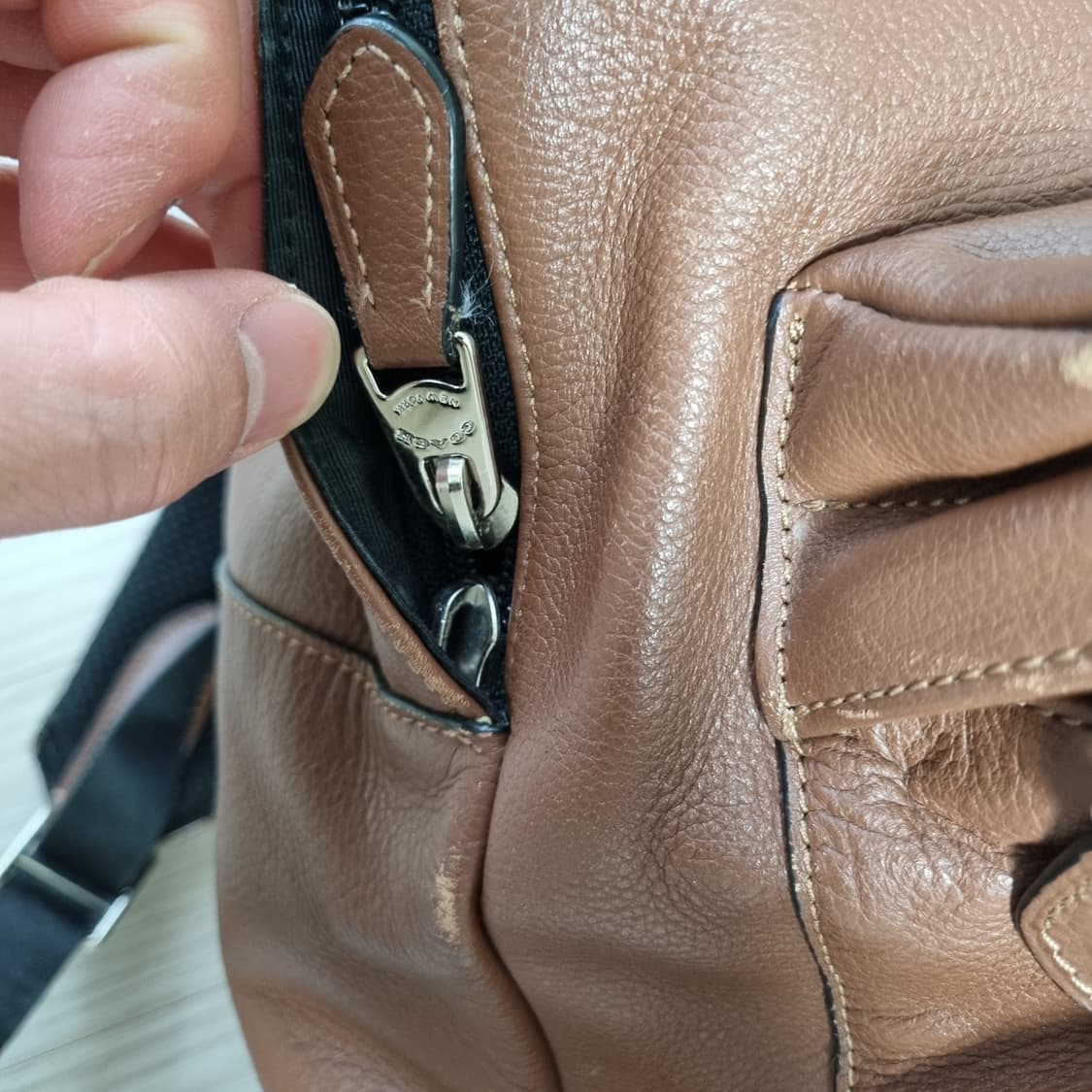 코치 찰스 백팩 상품이미지3