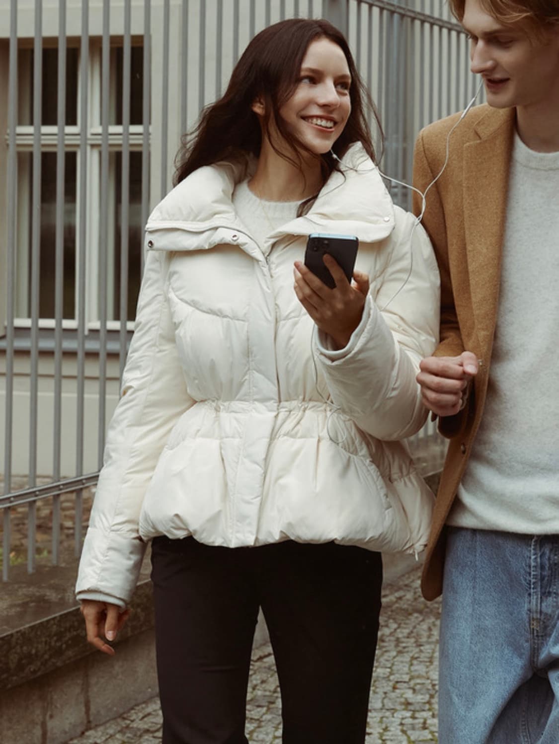 브라이드앤유 자밀라 구스 다운 숏 자켓 크림 상품이미지2