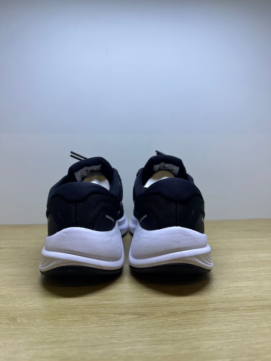 나이키 우먼스 에어줌 스트럭처24 러닝화 240 상품이미지4