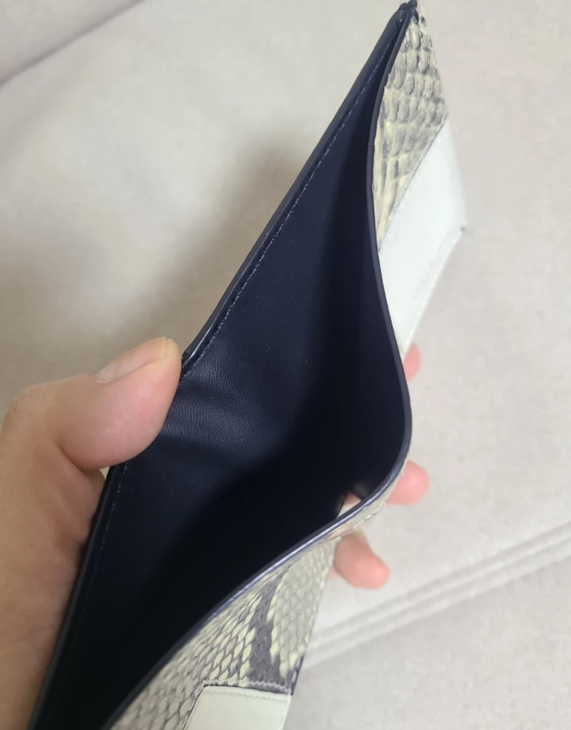 토리버치 뱀피 반지갑 상품이미지5