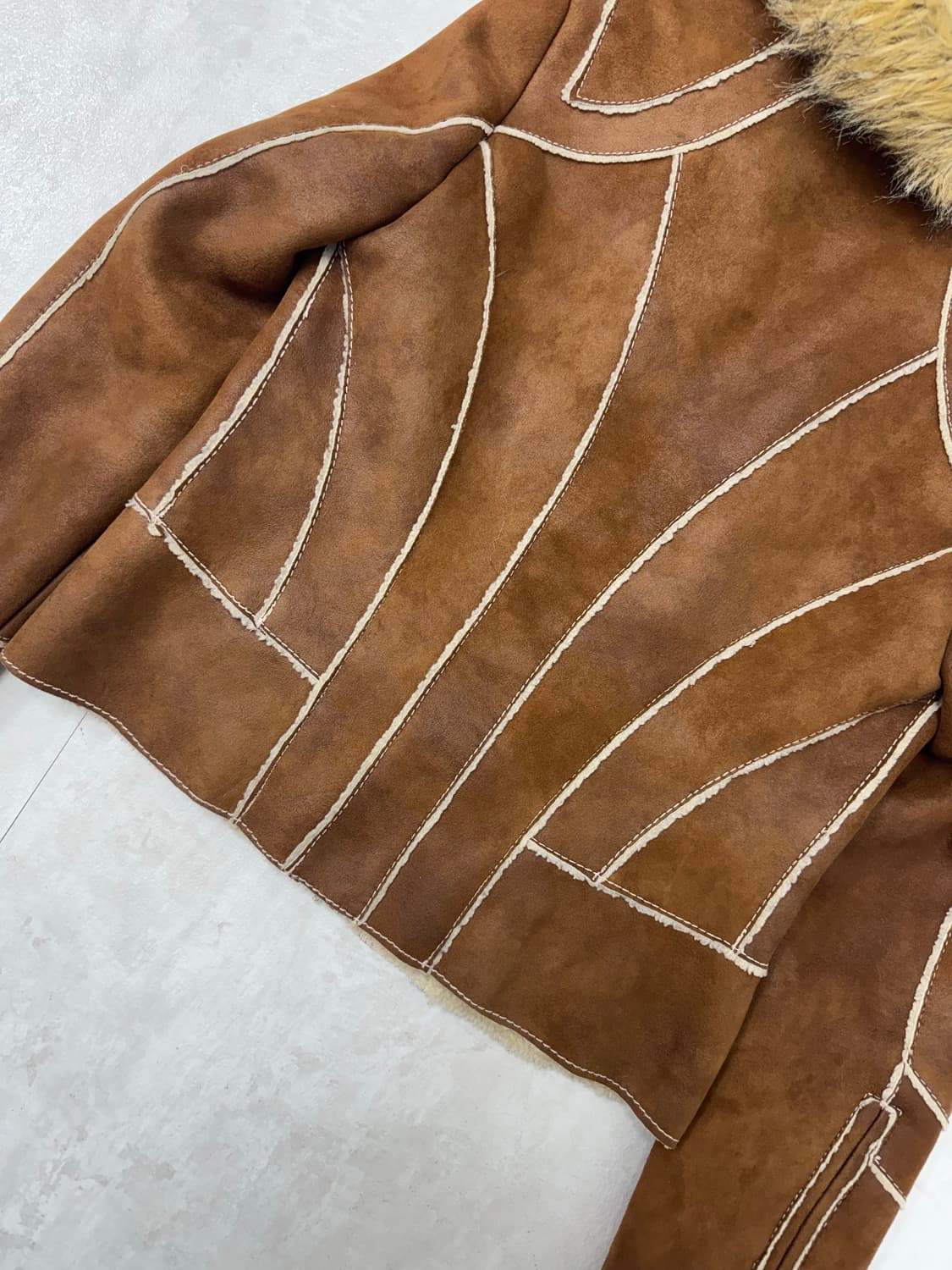 •게스 슬림핏 퍼카라 탈부착 무스탕 자켓  상품이미지7