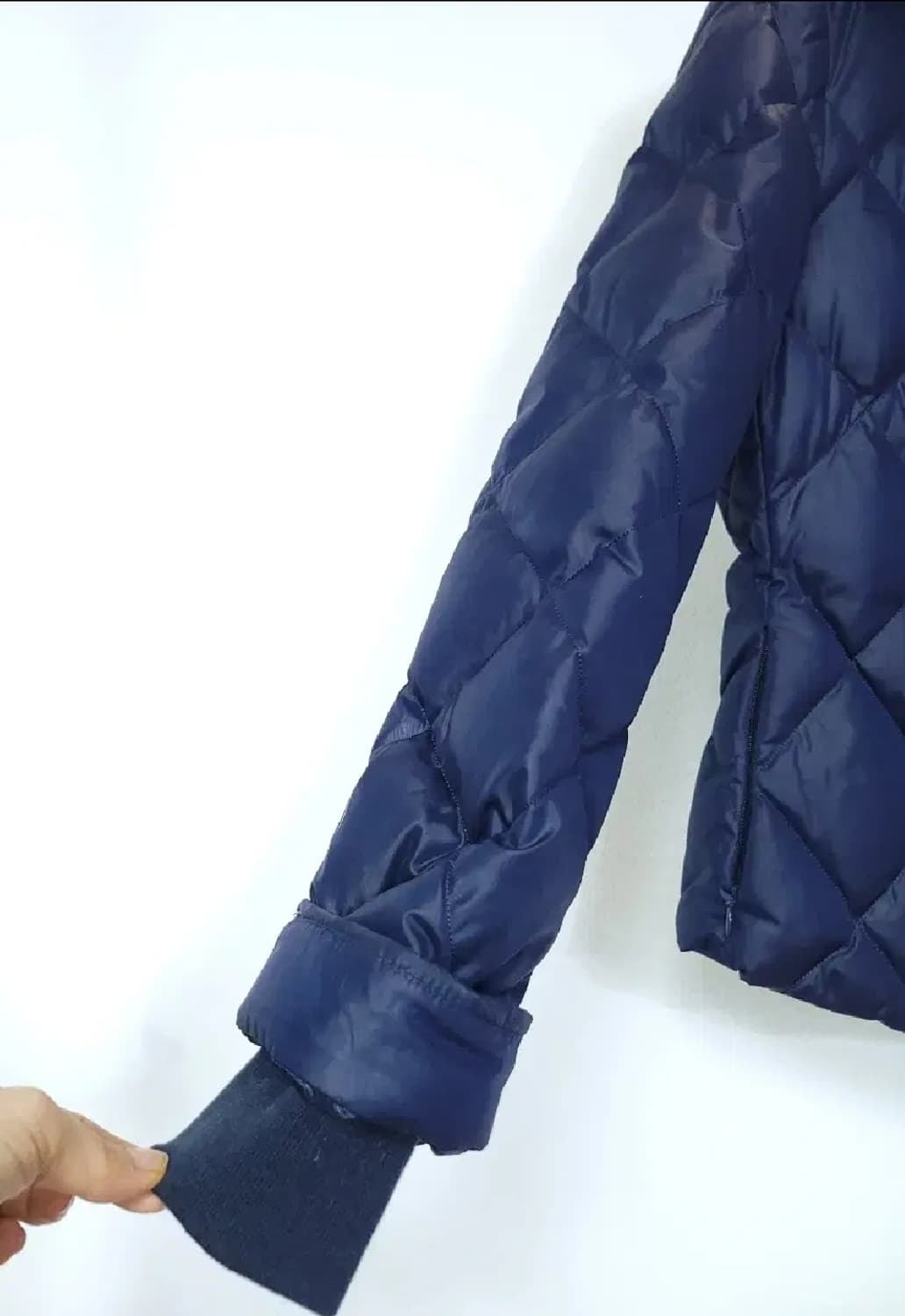 아르마니 진스 곡선카라 덕다운 퀼팅 패딩 점퍼 S 사이즈 상품이미지4