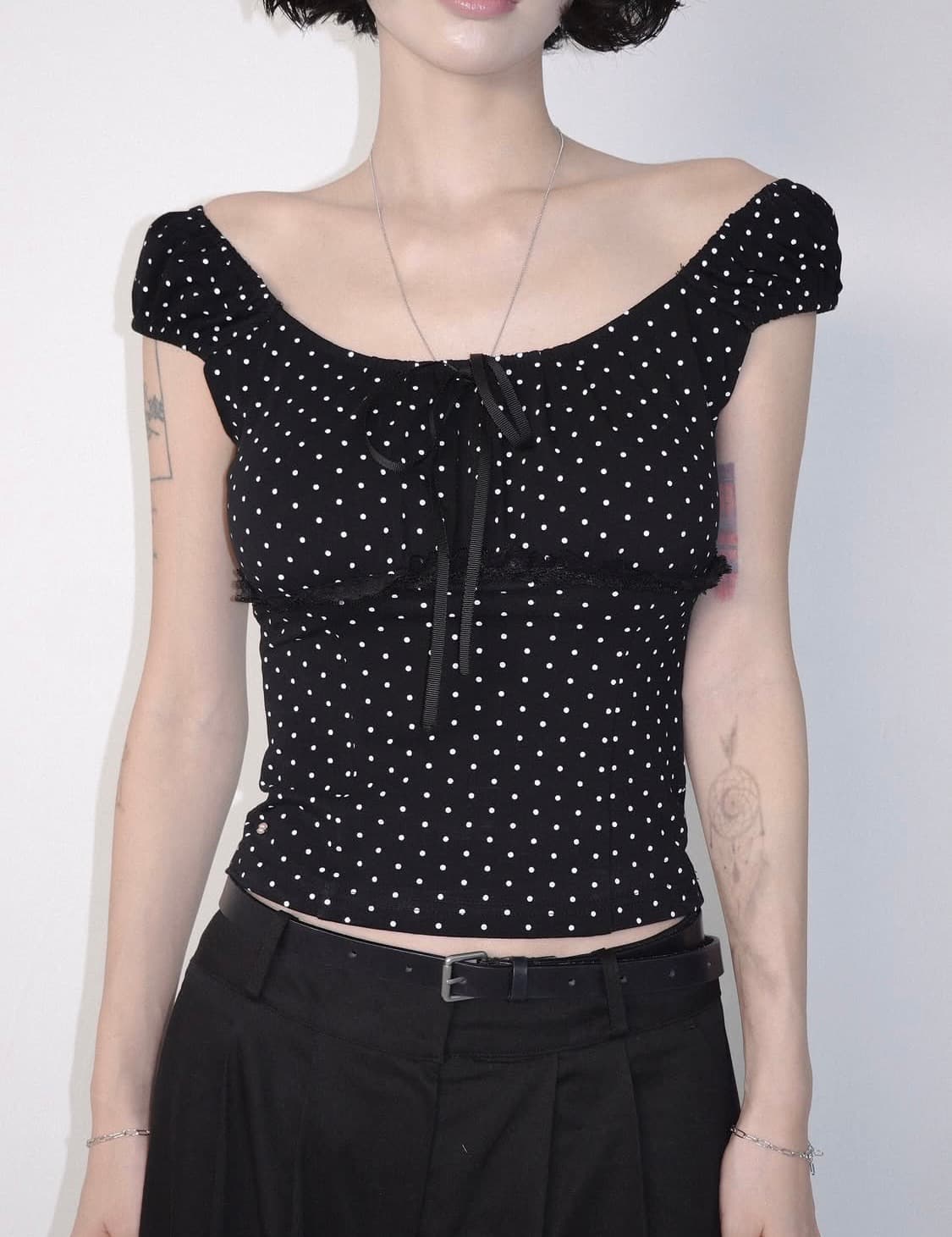 페일제이드 도트 리본 슬리브 티 블랙 S 상품이미지3