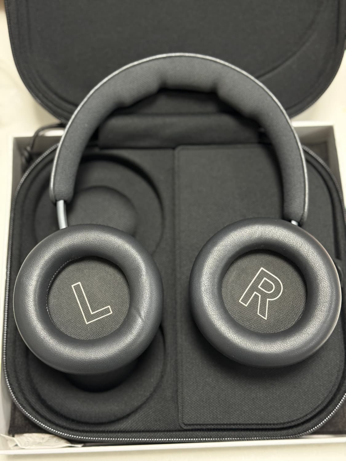 뱅앤올룹슨 beoplay hx 풀박스 상품이미지2