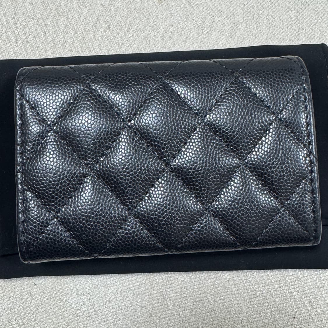 샤넬 큐빅 캐비어 똑딱이 카드지갑 내장칩 상품이미지3