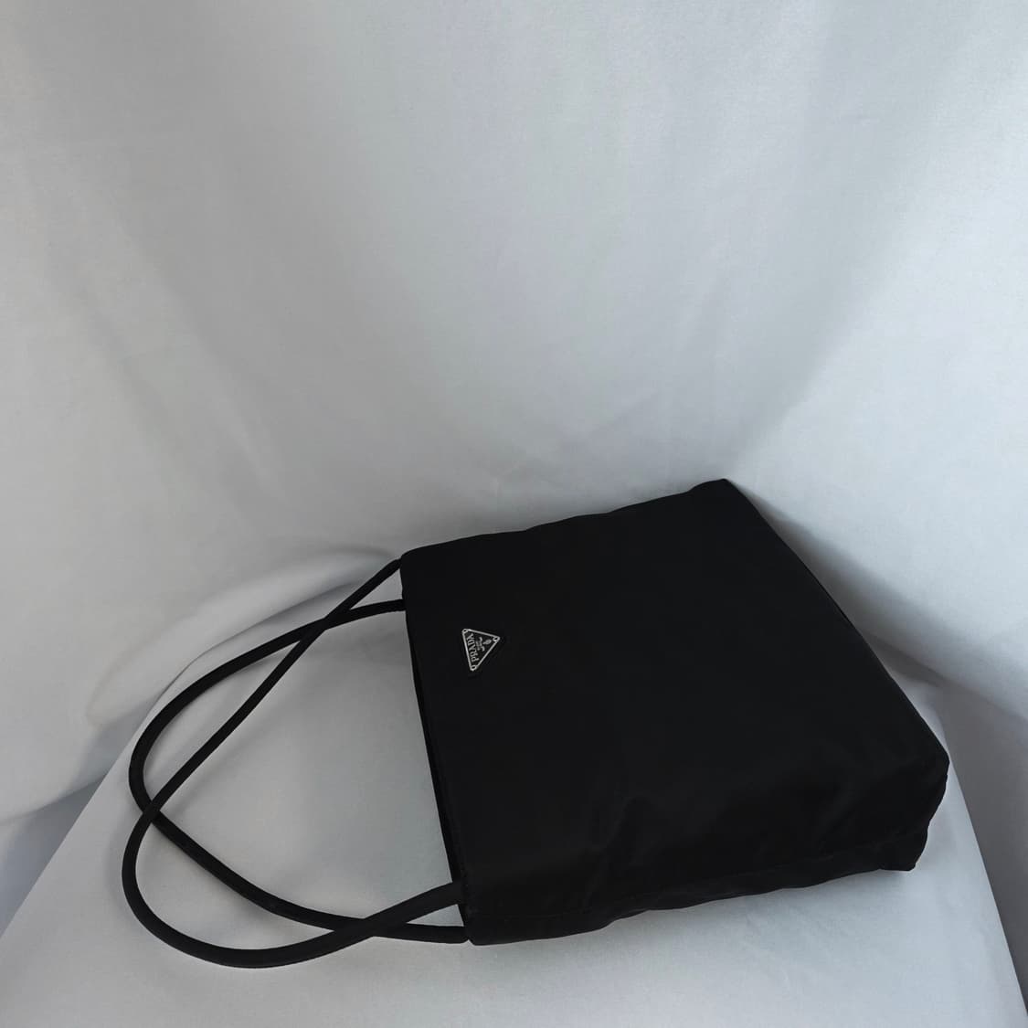 [정품 PRADA] 프라다 두줄 포코노 나일론 토트백 미디움 상품이미지4