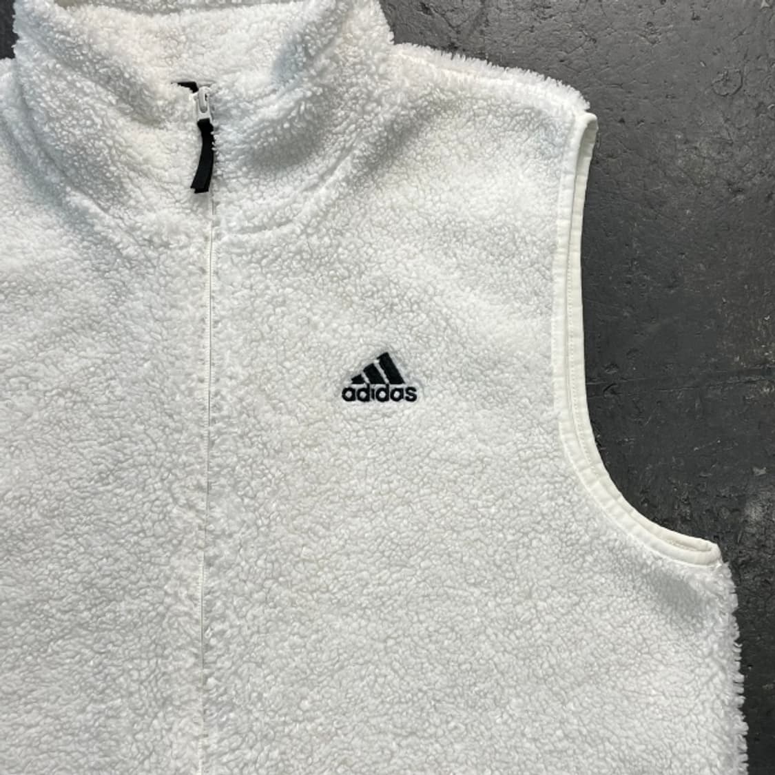 105 아디다스 후리스 조끼 상품이미지2