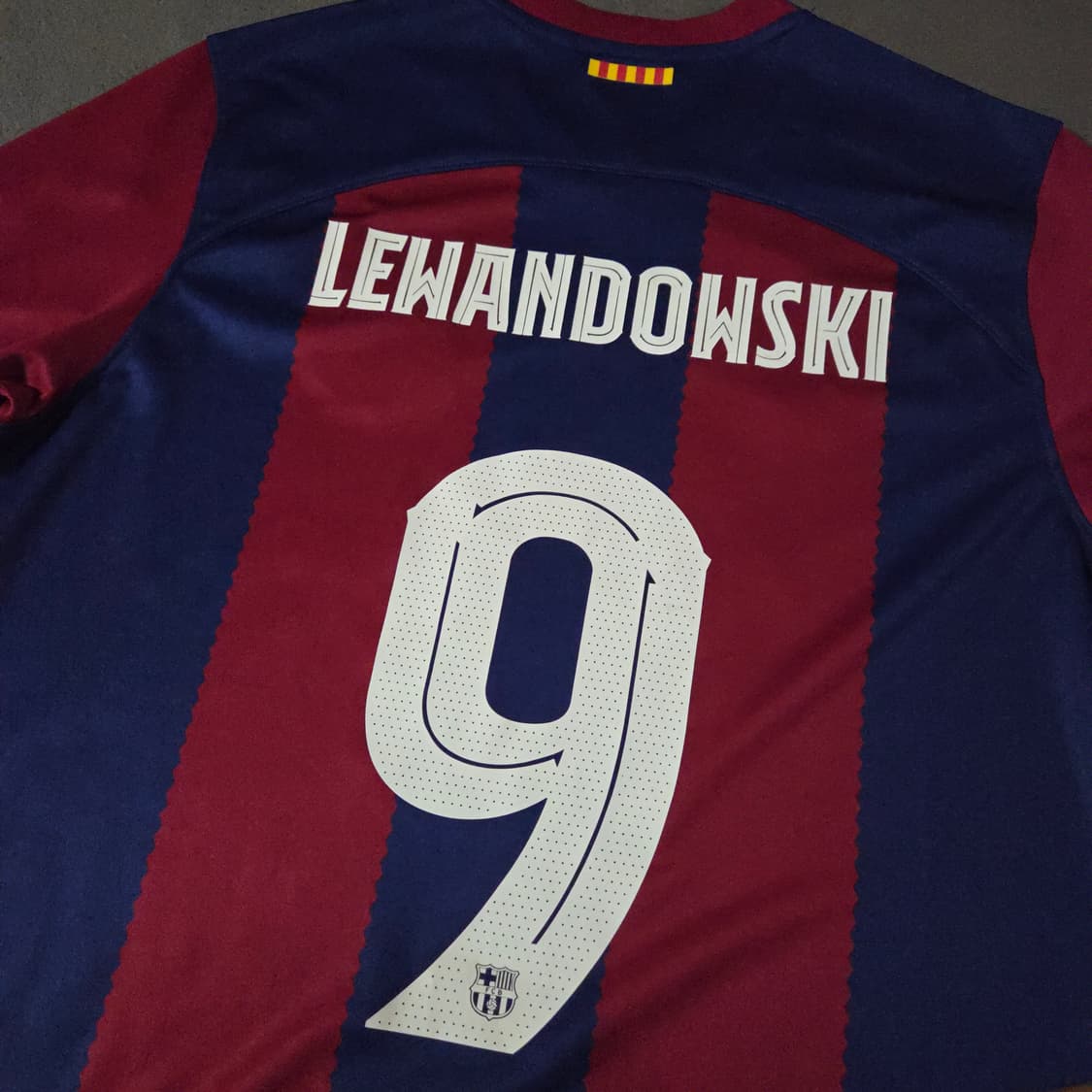 L 23-24 나이키 바르셀로나 레반도프스키 홈 져지 유니폼 어센틱 상품이미지2