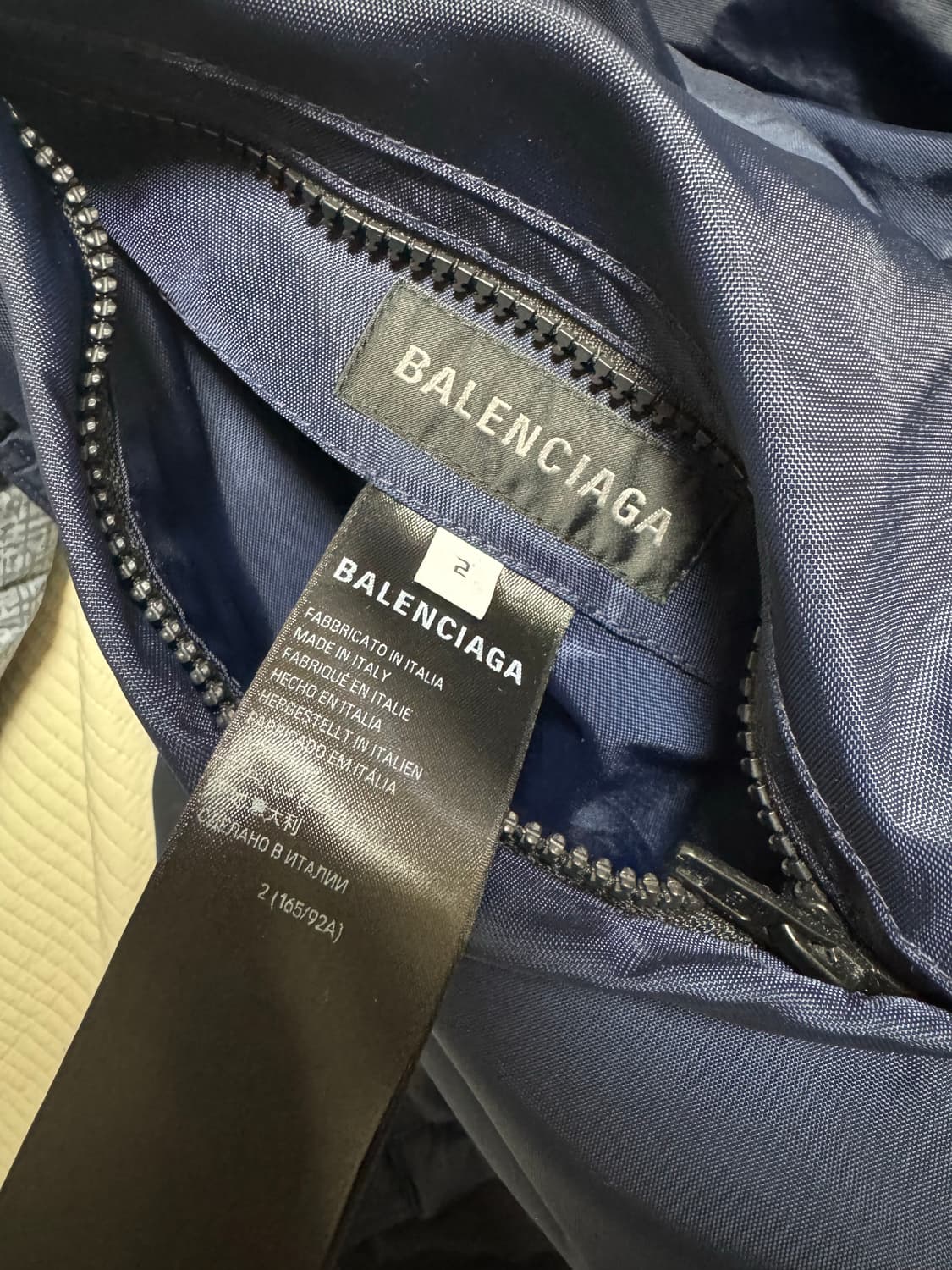 발렌시아가 리버시블 푸퍼 2 사이즈 상품이미지3