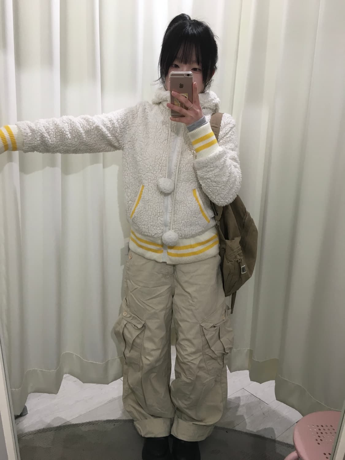 Fluffy Pom Hoodie 상품이미지3