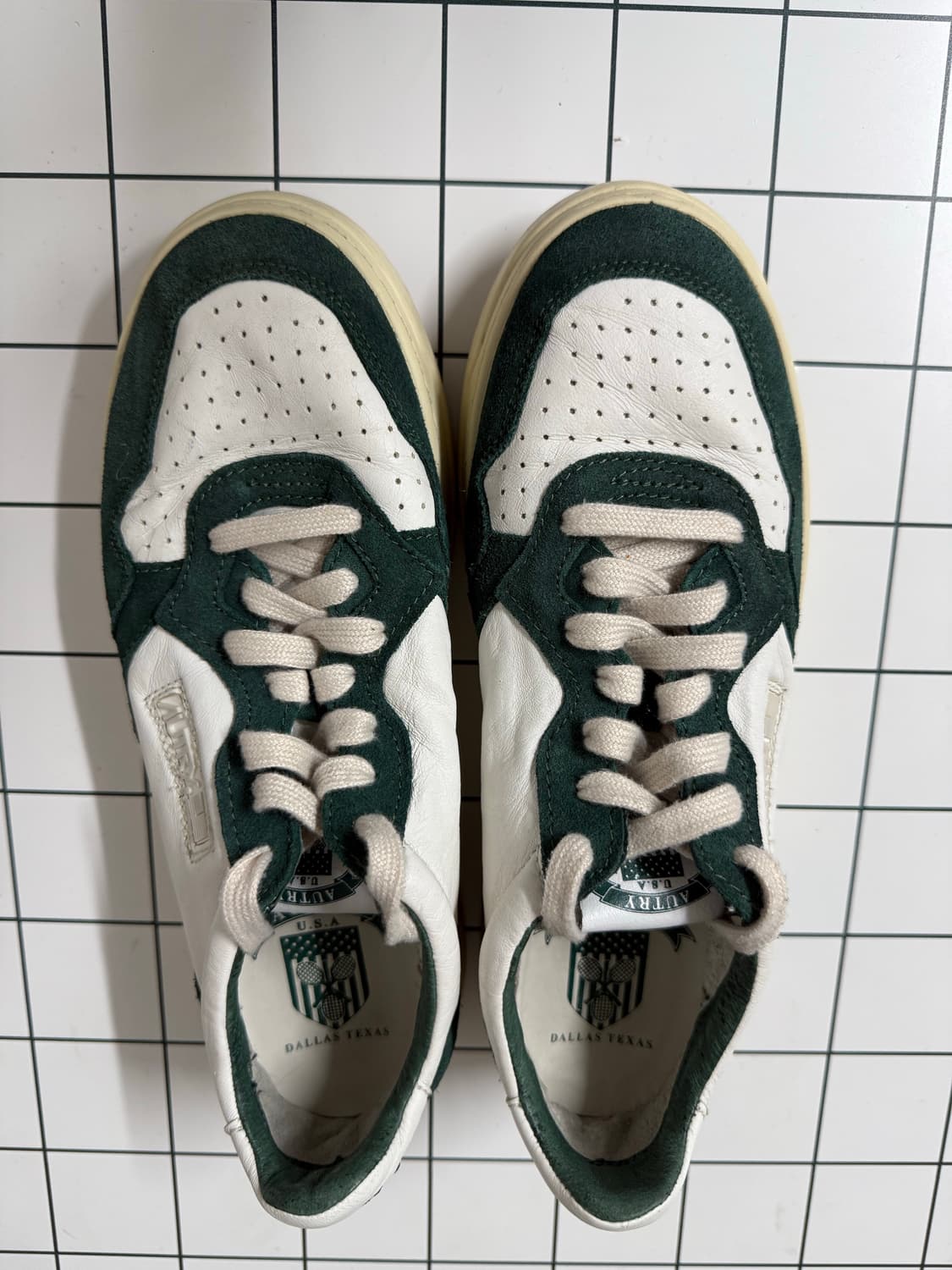 오트리 메달리스트 로우 그린 코트 리미티드 애디션 스니커즈 41 상품이미지1