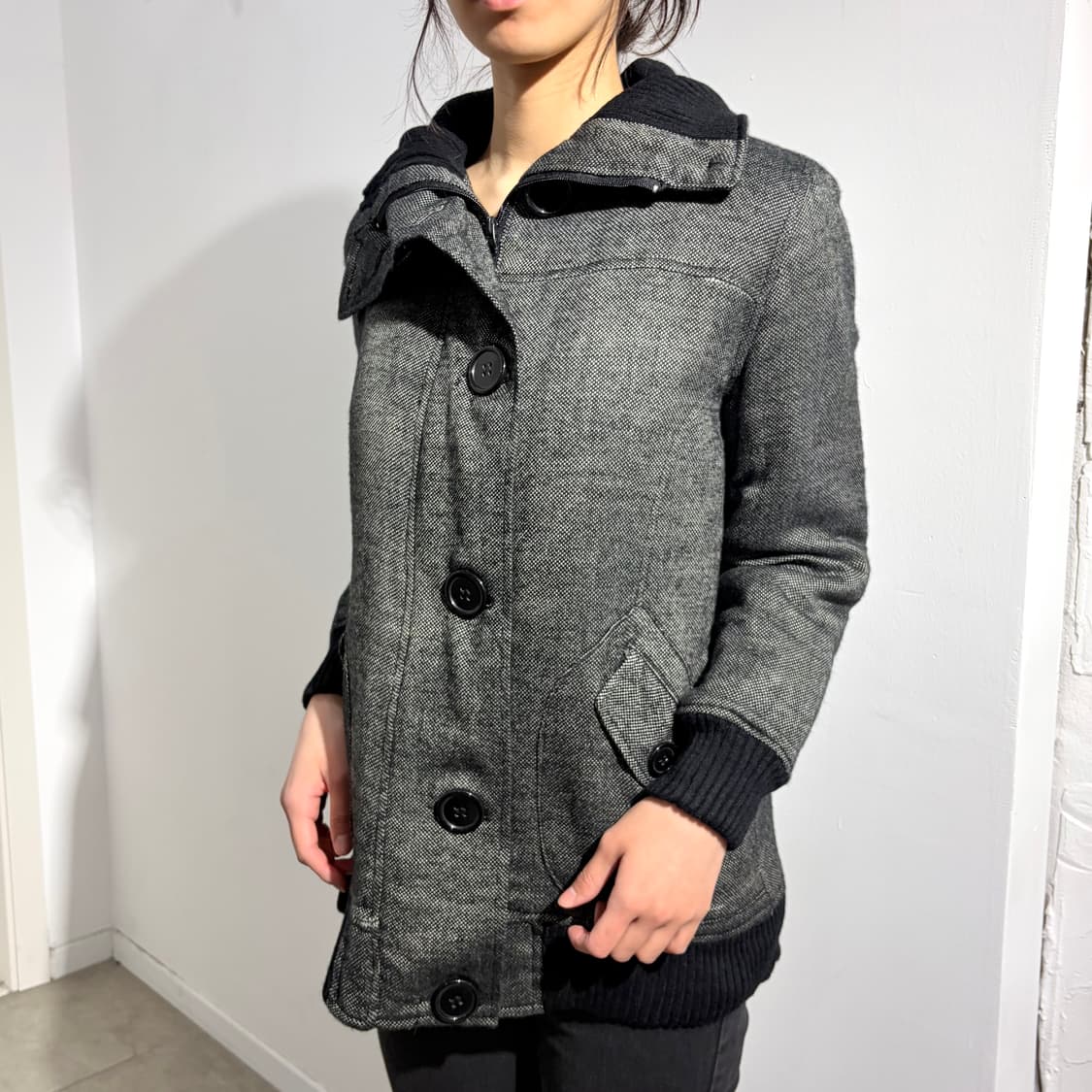 HEAT COIL 버튼 하이넥 자켓 상품이미지2