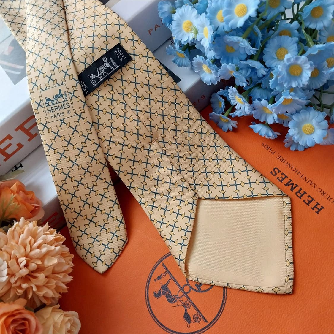 에르메스 실크 옐로 기하 패턴 넥타이 9.4cm A등급 K1467
 상품이미지4