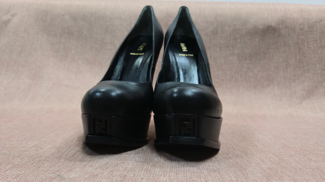 펜디 미착용 39사이즈  블랙 가죽 플랫폼 힐 상품이미지3