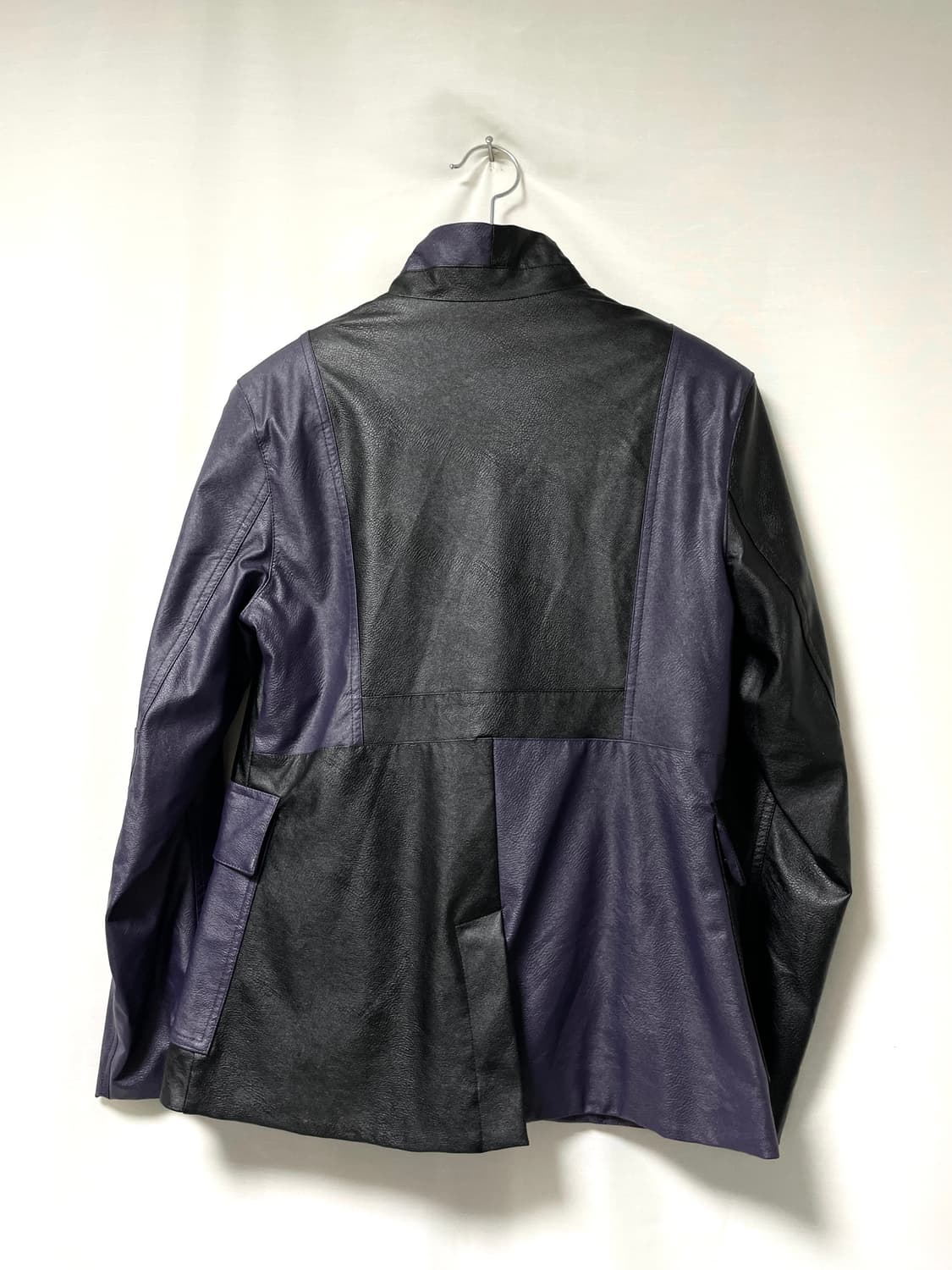 나이키 조던 여성 뉴 클래식 캡슐 2.0 가죽 자켓 M _ 블랙/퍼플 상품이미지3