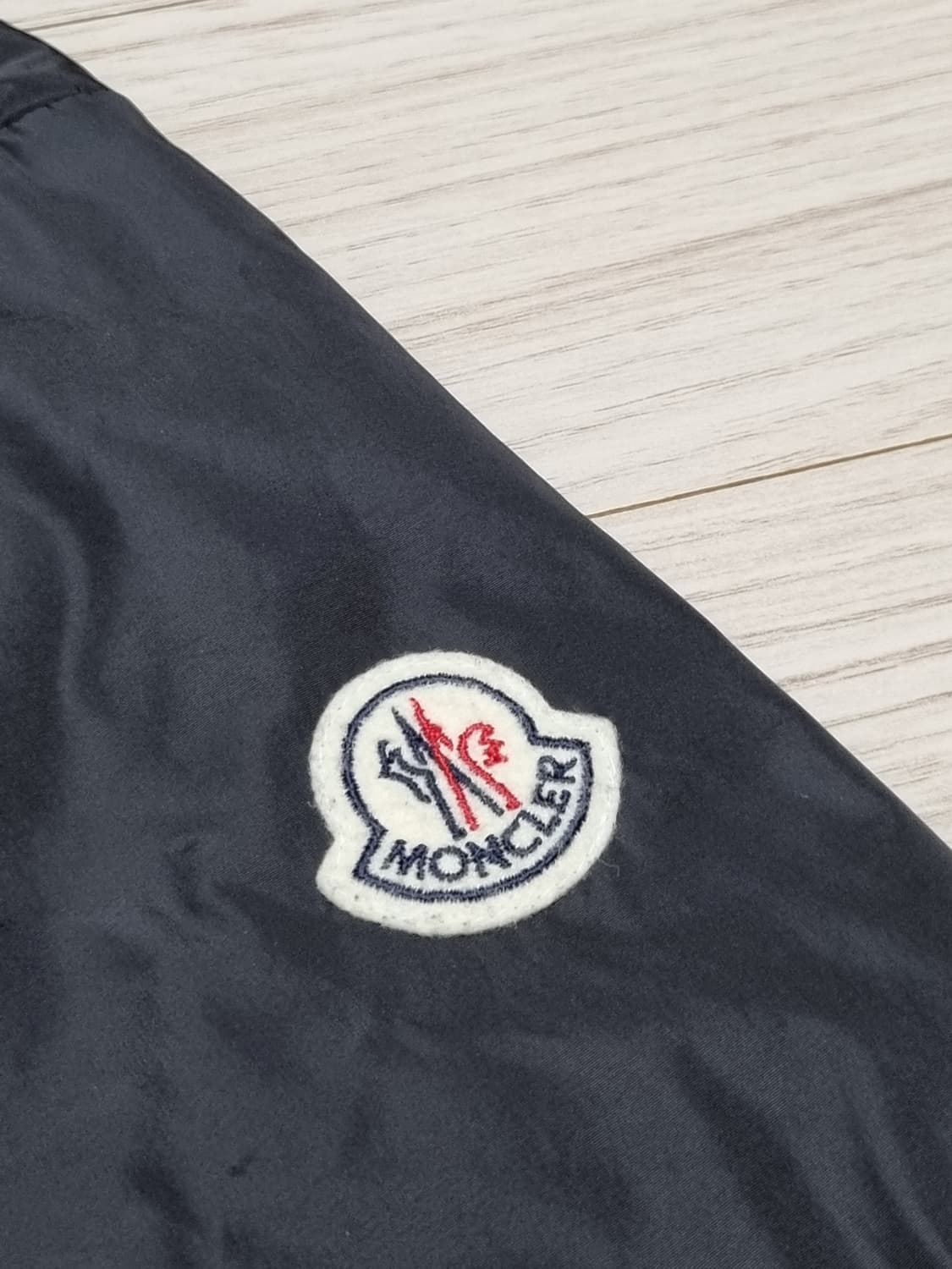 몽클레어 경량패딩 바람막이 상품이미지5