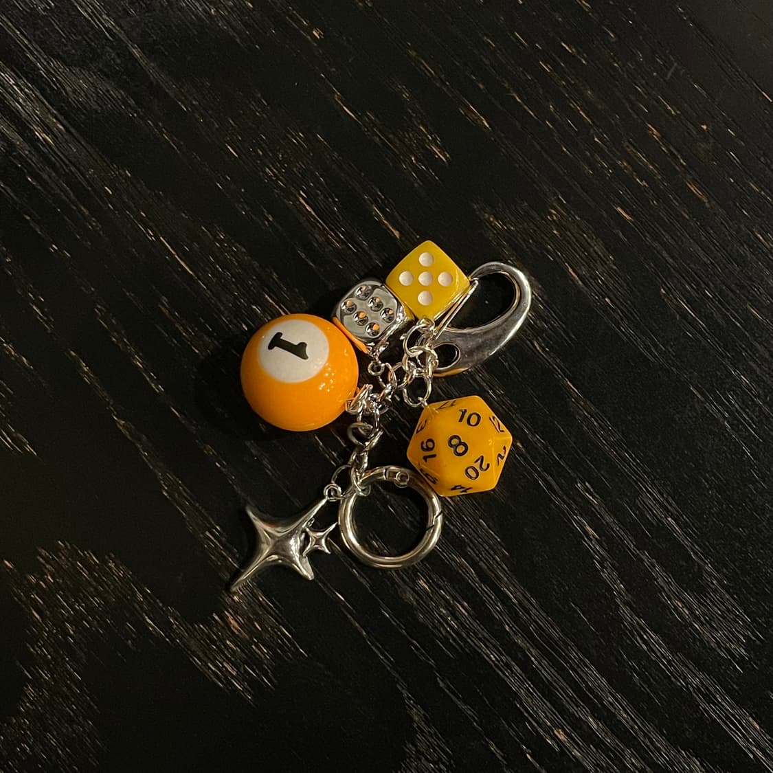 💛옐로우 8ball 키링💛 상품이미지1