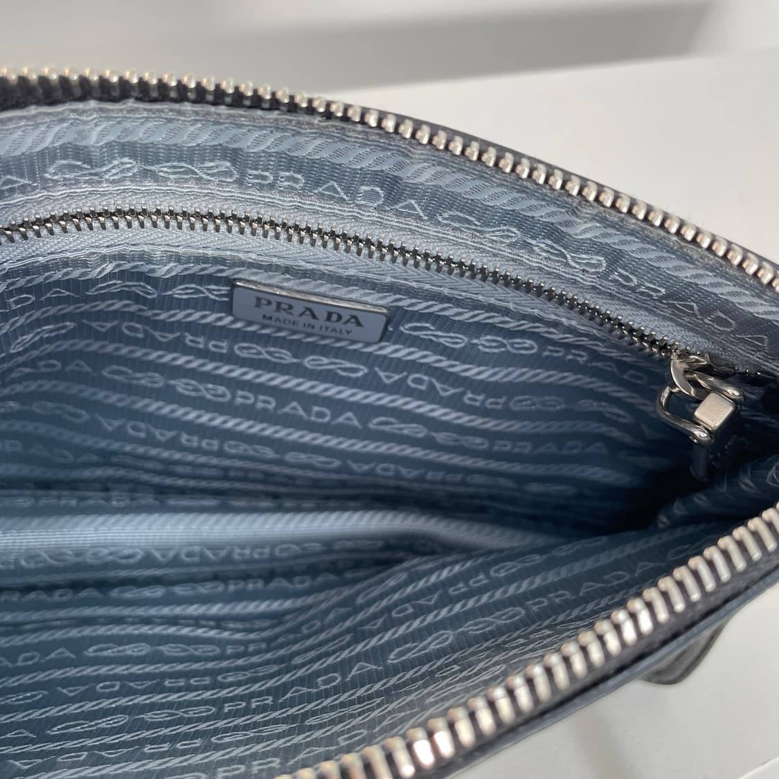 프라다 에티켓 레더 코스메틱 파우치 겸 숄더백 상품이미지9