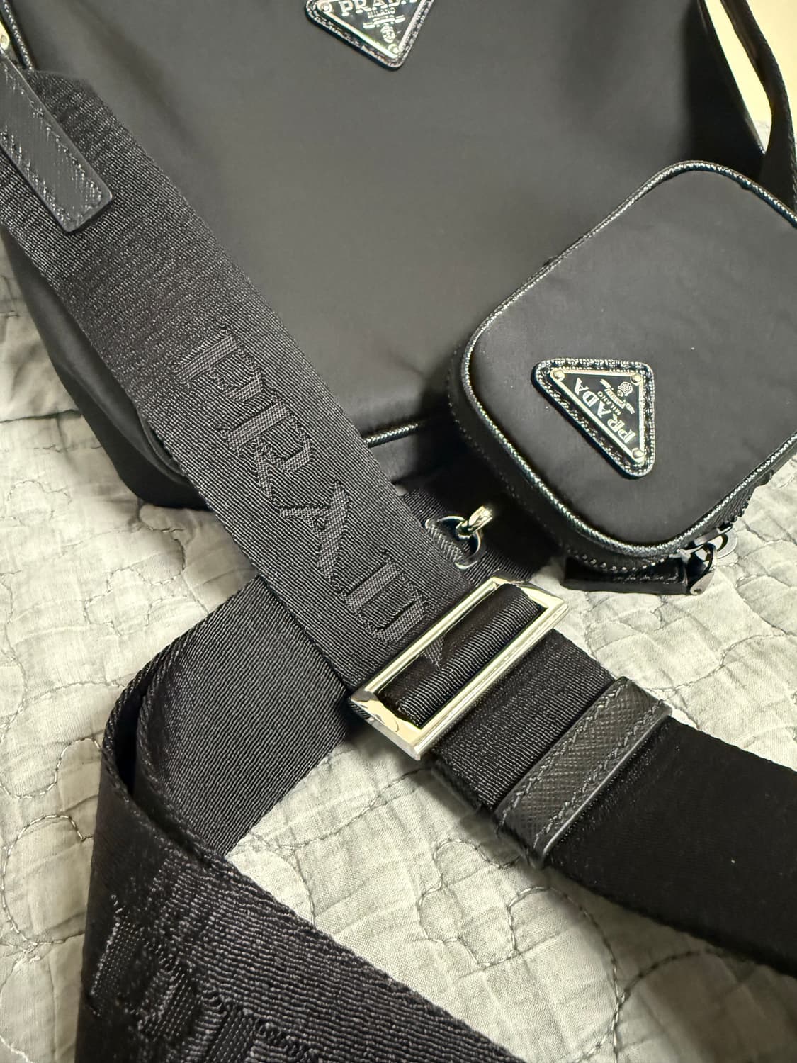 프라다 리나일론 크로스백 상품이미지3