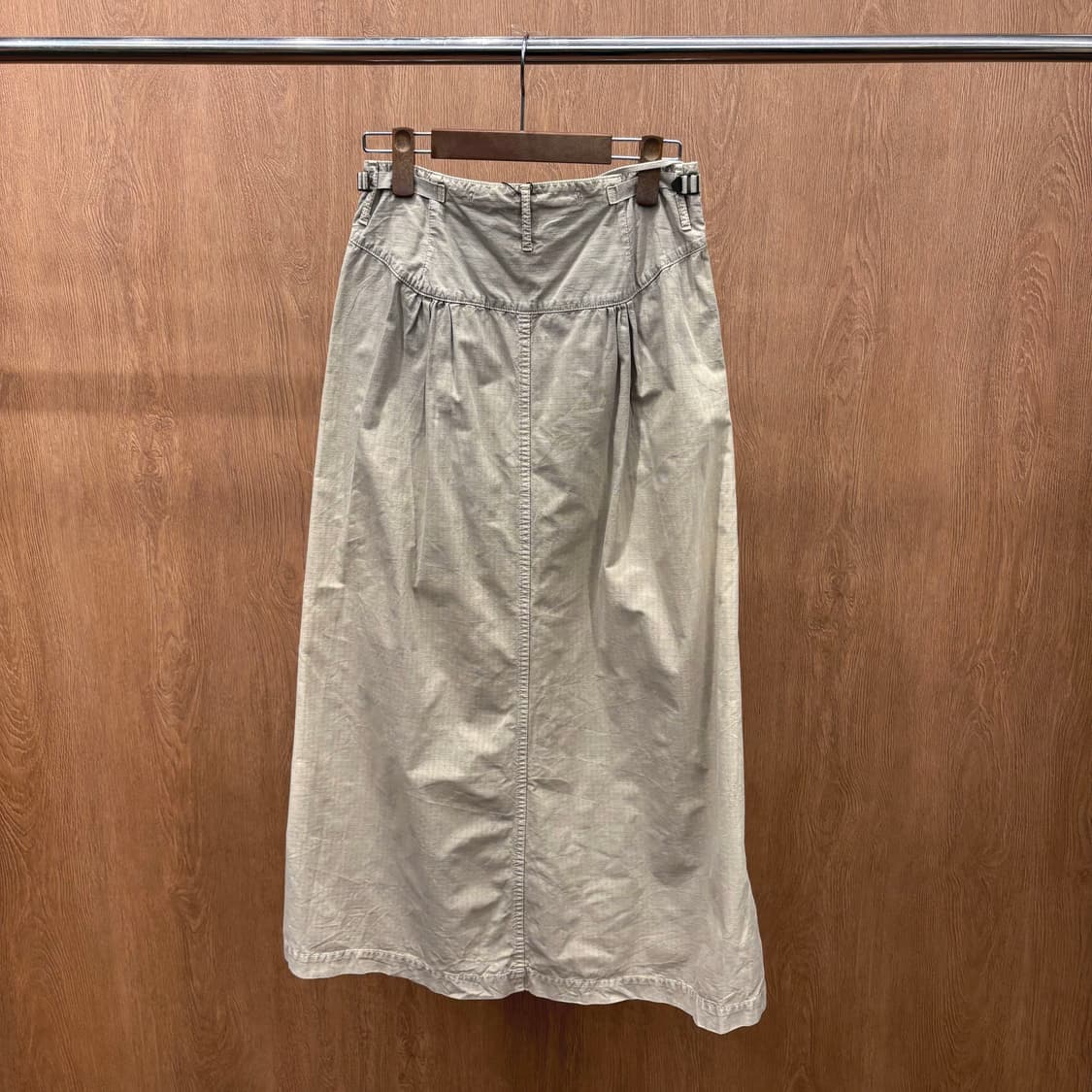 캐피탈 A라인 코튼 블렌드 롱 스커트 빈티지 프론트 버튼 디테일 베이지 상품이미지3