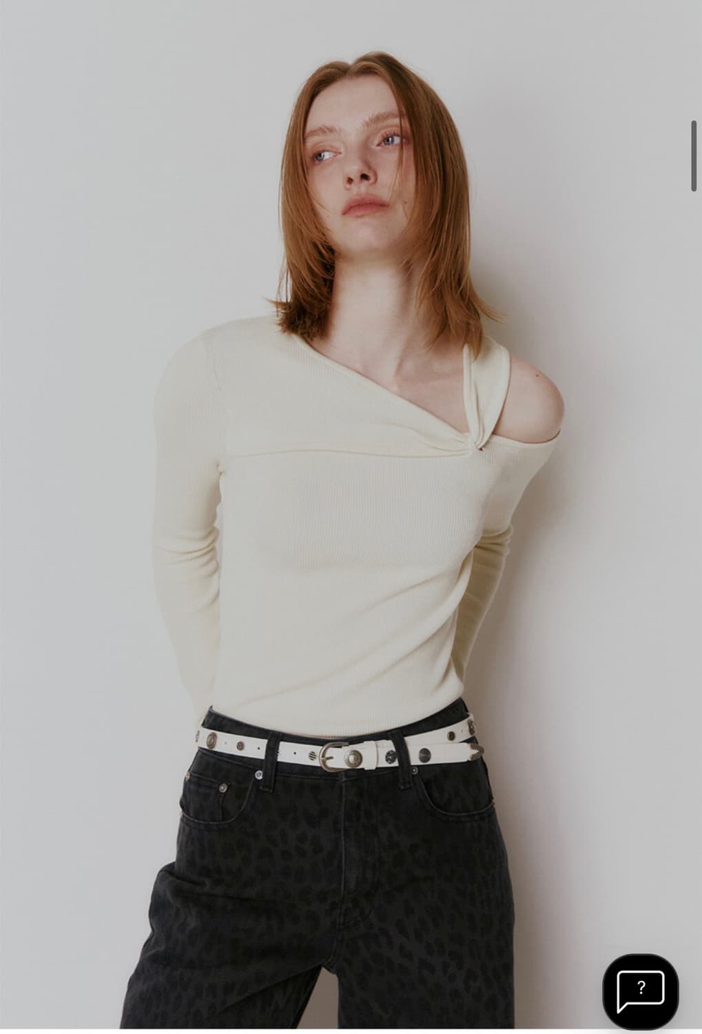 레이브 Twist Cut-out Knit 아이보리 상품이미지1